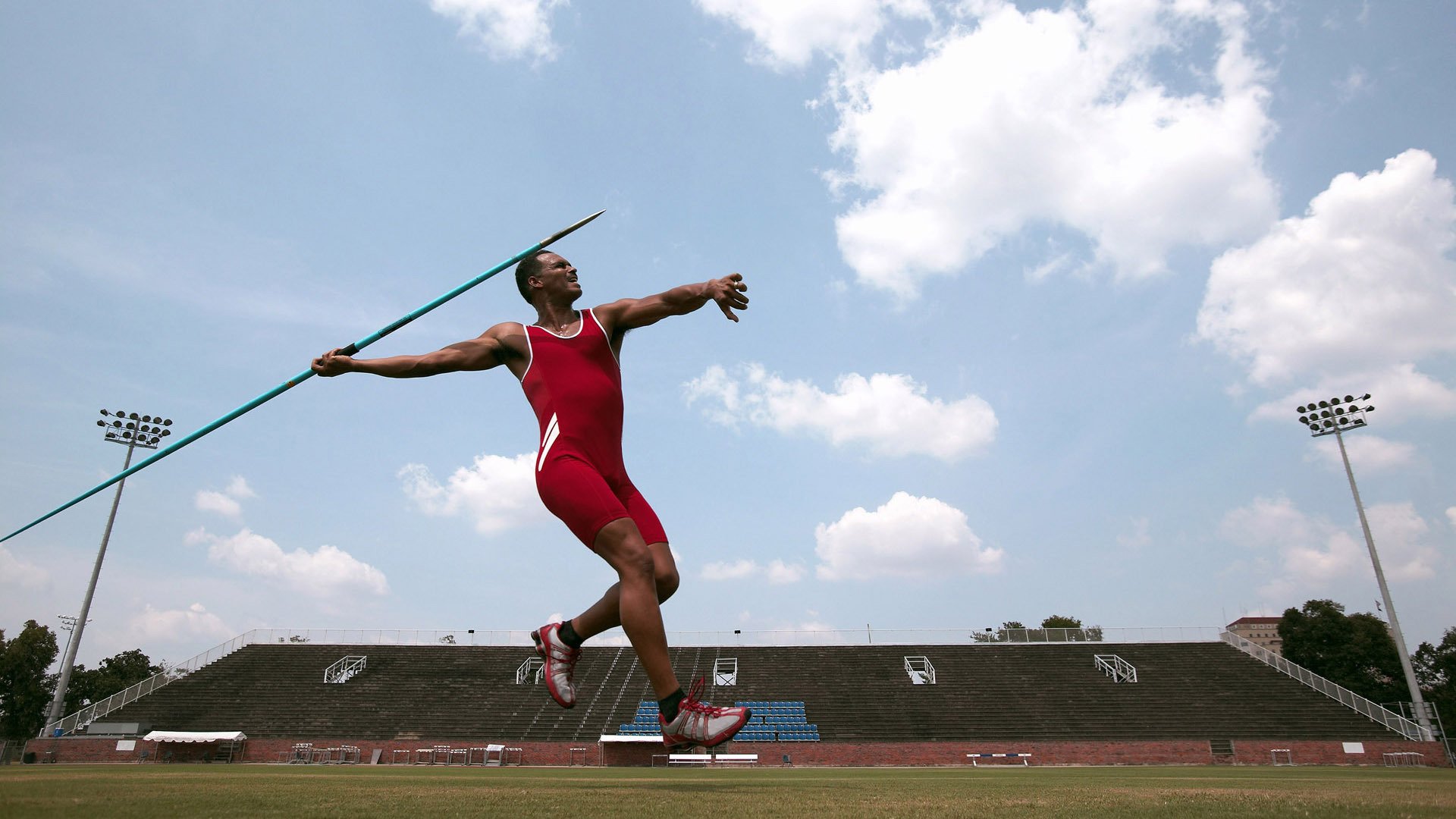 法比尼奥的教科书,当足球成为地缘政治的精准传球