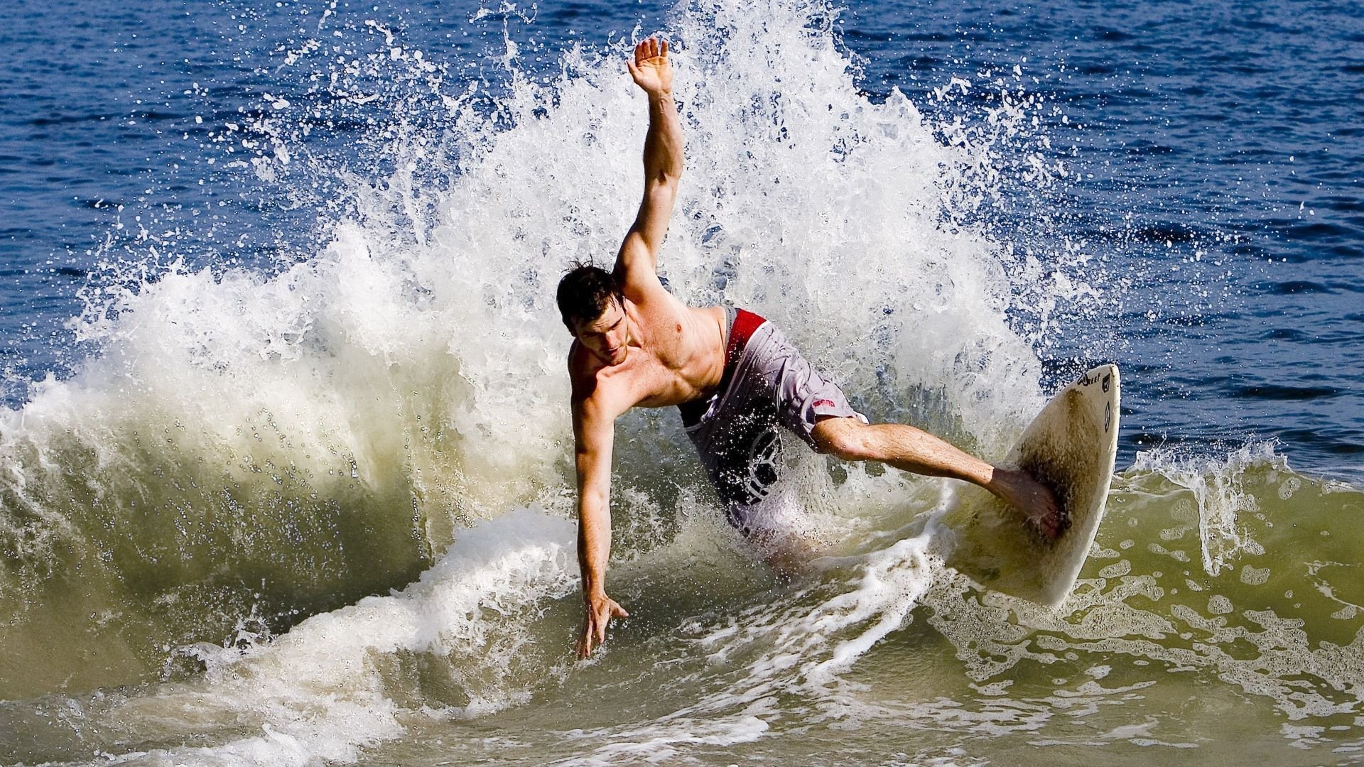 浙江队对阵爵士,拉文打出统治级数据,当东方铁壁遭遇美式飓风