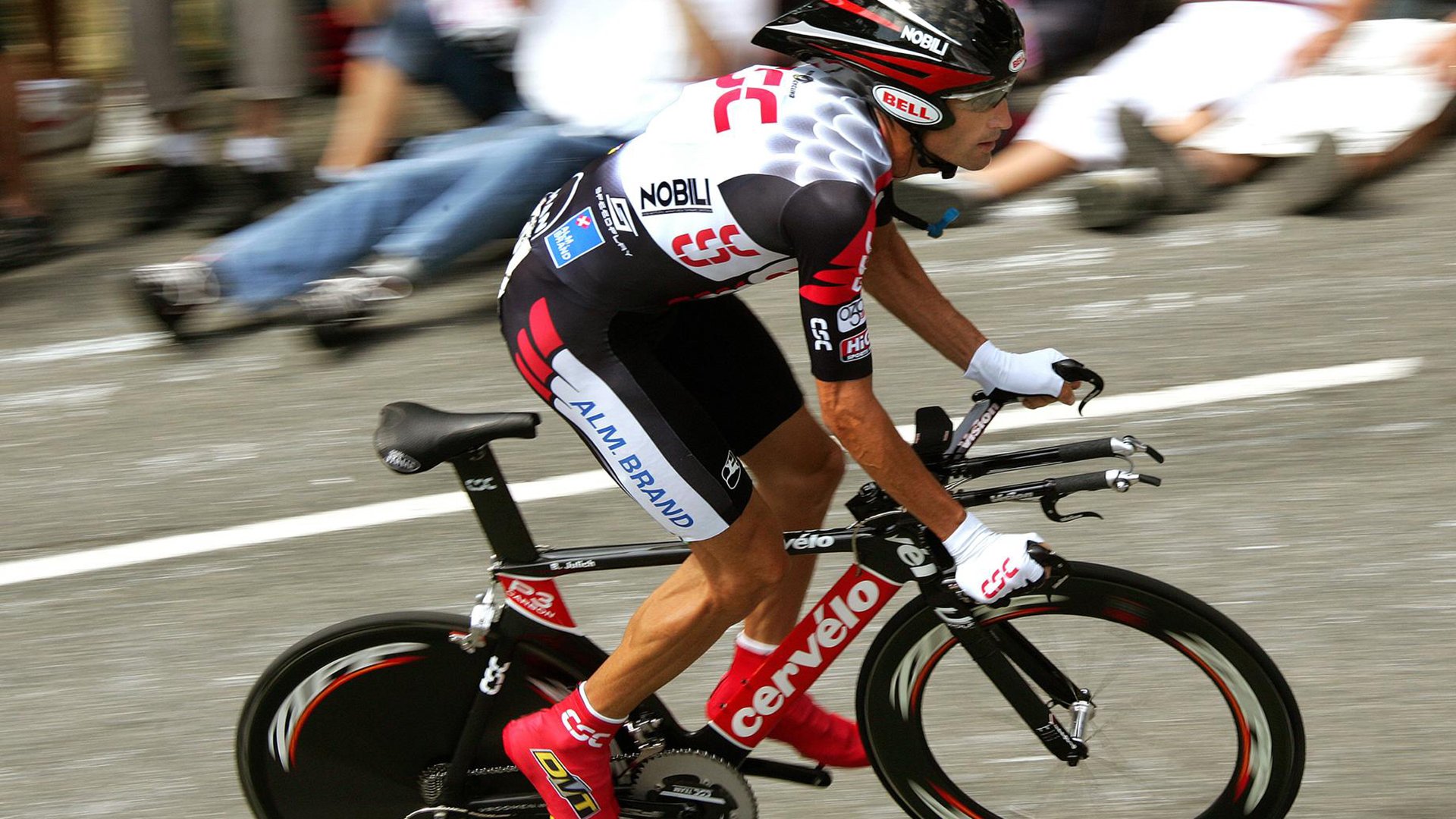 街道狂飙与绿茵血拼，当F1引擎在罗马咆哮，拉齐奥在巴拉圭的烈日下冲锋