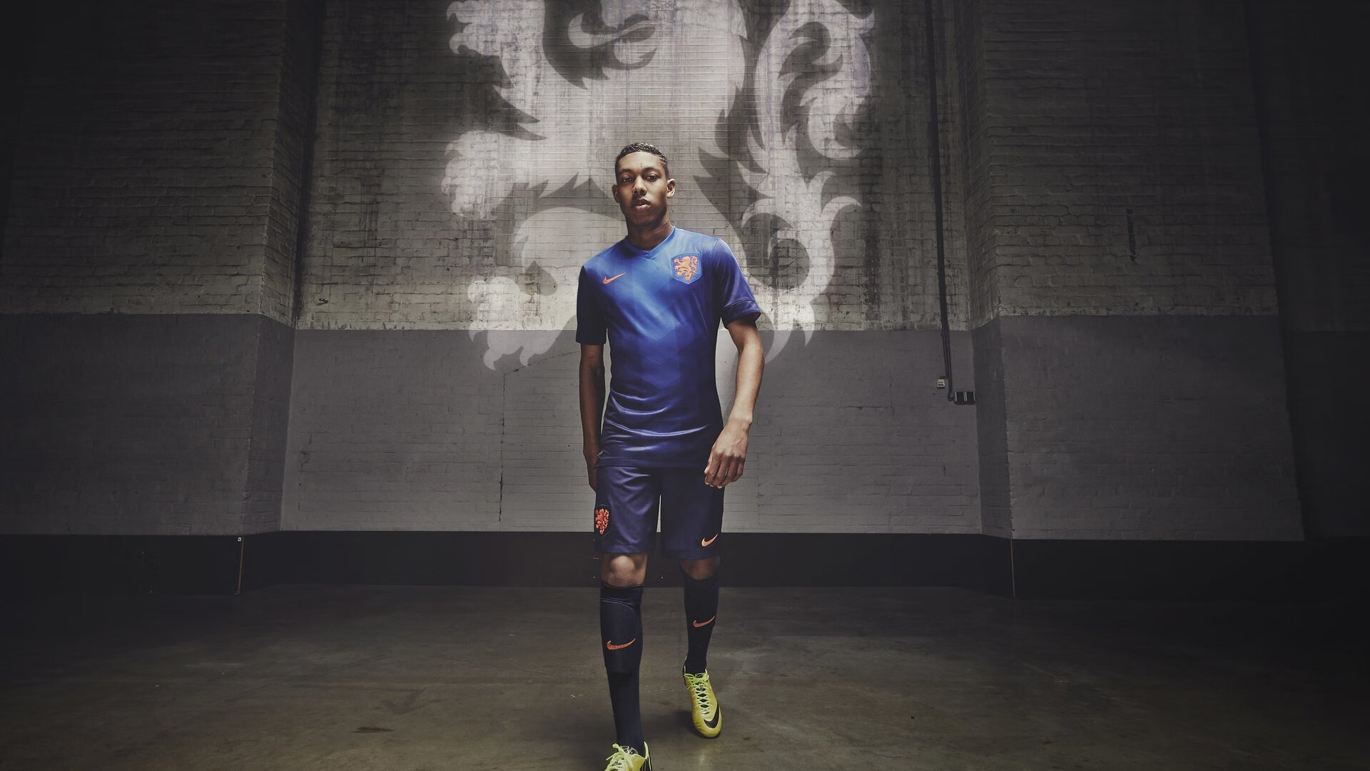 凯恩的加冕礼,当那不勒斯的蓝色浪潮淹没毕尔巴鄂